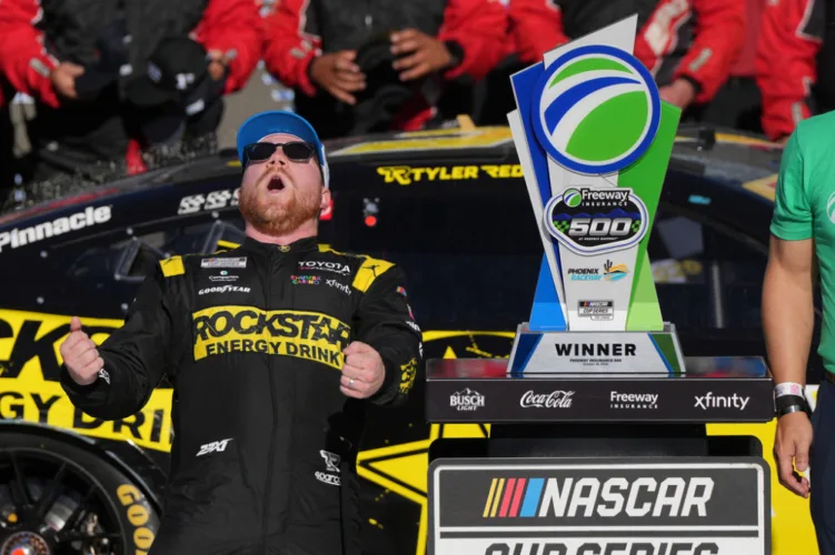 Reddick wins in Phoenix as NASCAR Cup Series championship tightens